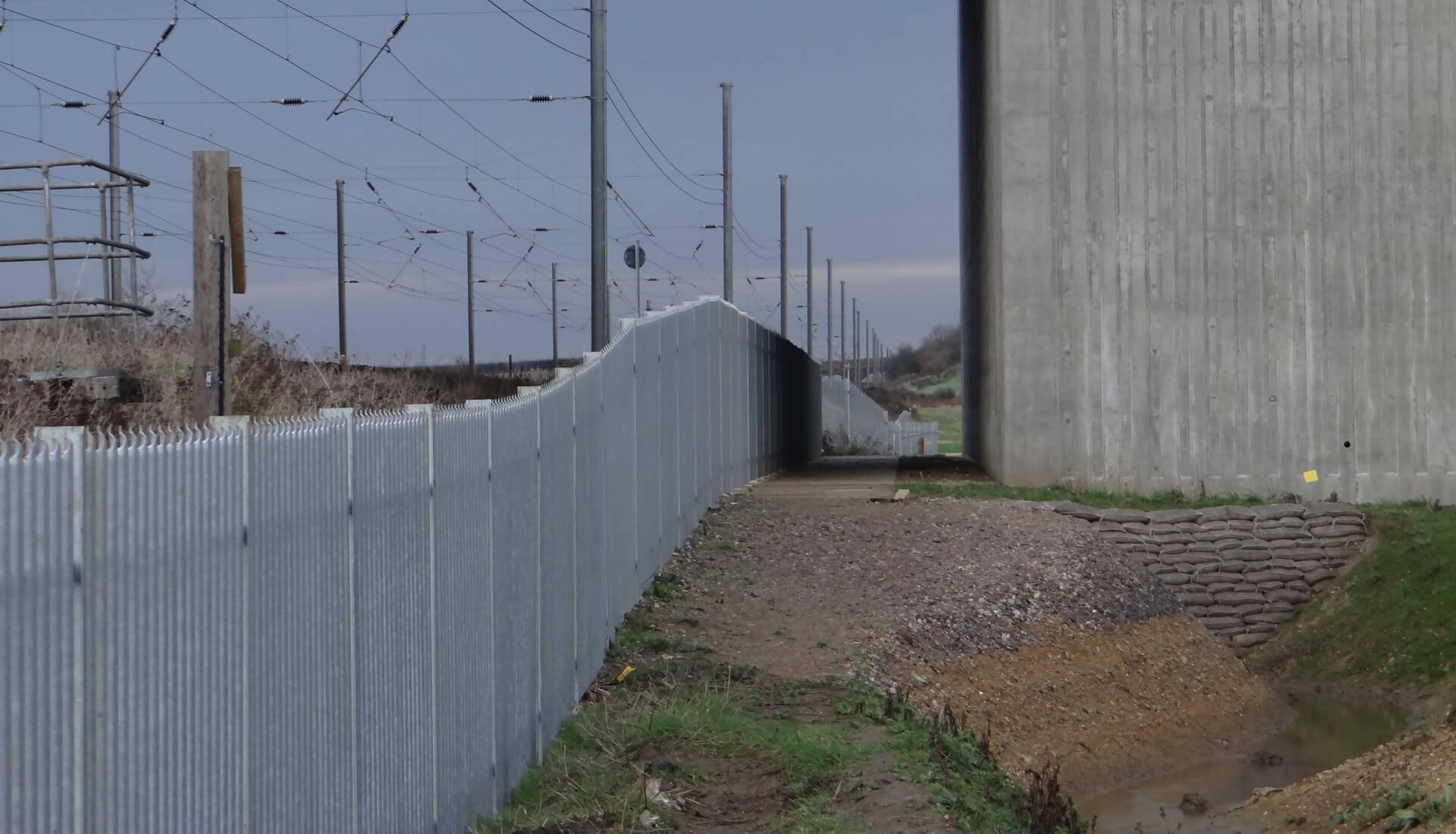 A14 Cambridge to Huntingdon Fence Palisade Rail